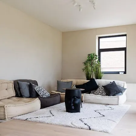 Casa de Férias Hoeve Den Ast 5 Separate Bedrooms With Bathrooms Harelbeke